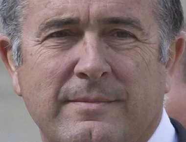 Γάλλος υπουργός δηλώνει: «Το κρασί δεν είναι αλκοόλ όπως τα άλλα» και οι γιατροί εξοργίζονται